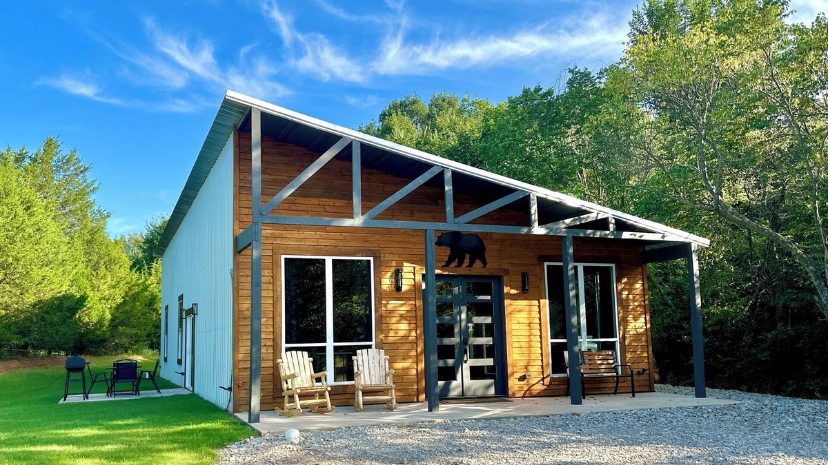 Purcell Cabin | Cozy, Rustic Cabin w/Pool Table, Foosball, & Fast WiFi, South of Norman