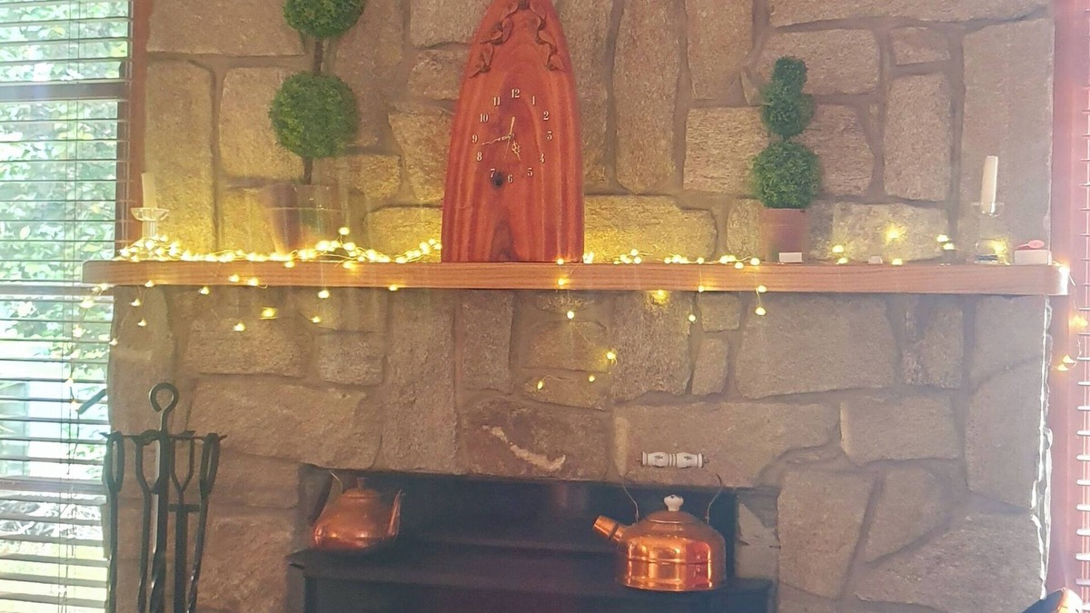 Mount Beauty Cottage | Cozy rustic cottage in the heart of Mt Beauty.Stone fireplace,off street parking