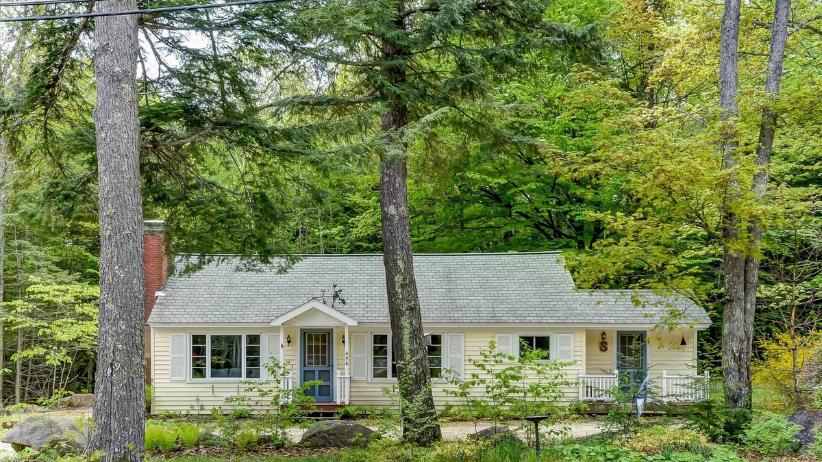 Intervale House | Cozy & rustic cottage, close to North Conway and StoryLand!