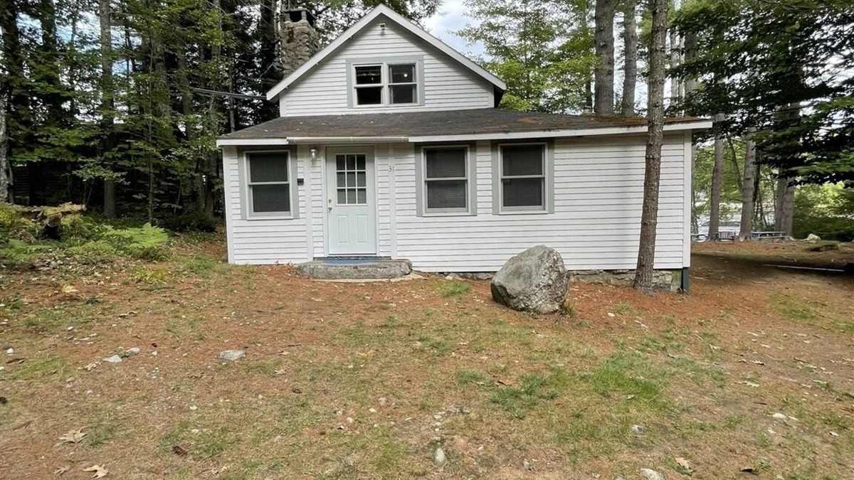 South Casco Cottage | Cozy rustic cottage with country charm
