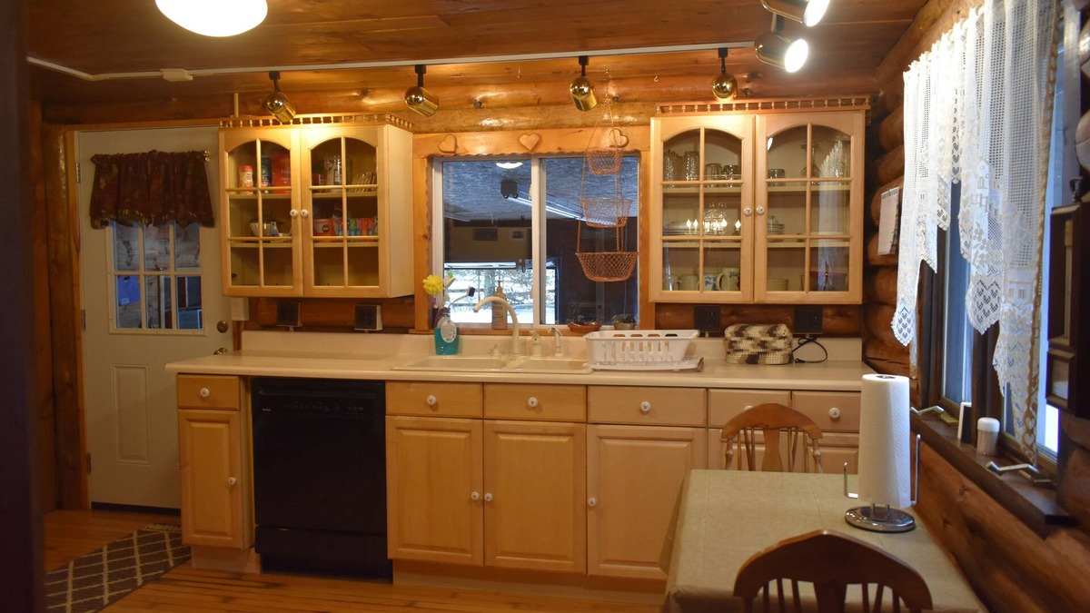 Forestport Cabin | Cozy Rustic Forestport Cabin: Centrally Located Just Before Adirondack Park 😊