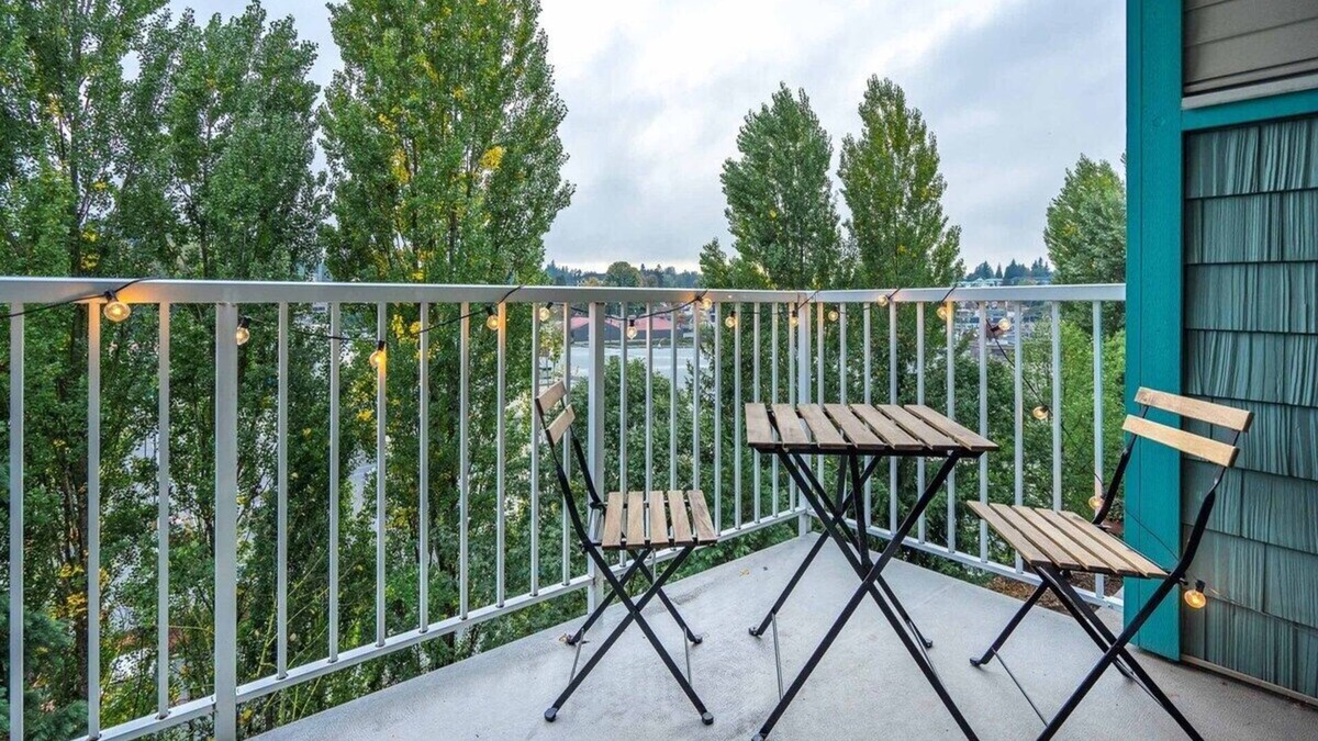 Abbotsford Apartment | Cozy Rustic Haven near Downtown Abbotsford