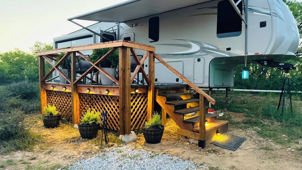 Breckenridge House | Cozy RV in Breckenridge nestled in the woods of a 50 acre farm