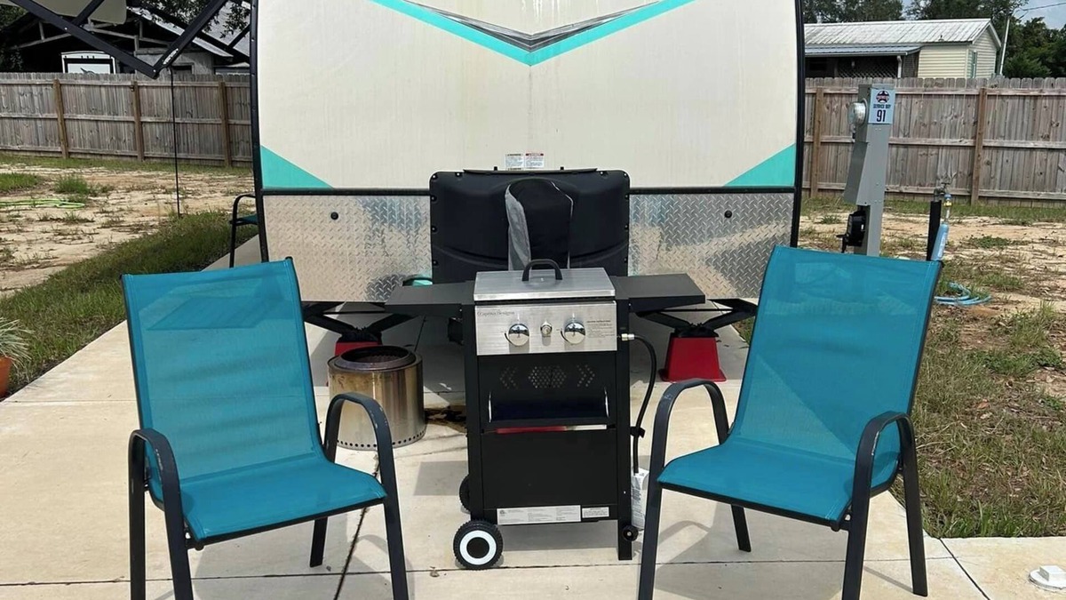 Madison House | Cozy RV with 1 bedroom and WiFi, AC in fantastic Madison