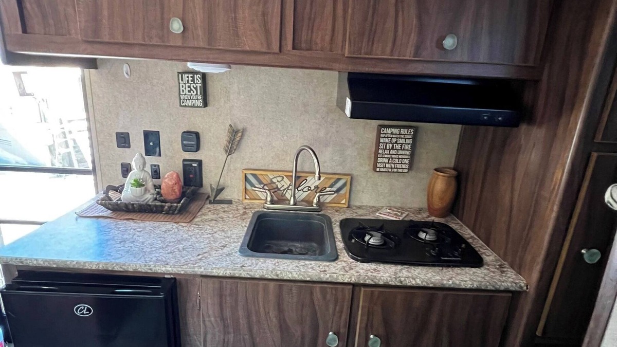Long Beach House | Cozy RV with AC and Heat