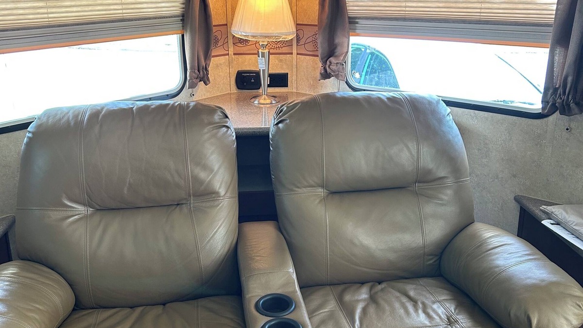 San Marcos House | Cozy RV with AC and WiFi in Terrific San Marcos, close to river tubing.