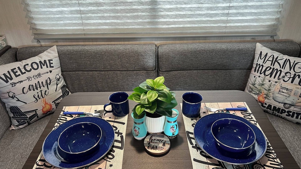 Bloomington House | Cozy RV with WiFi and AC in charming Bloomington