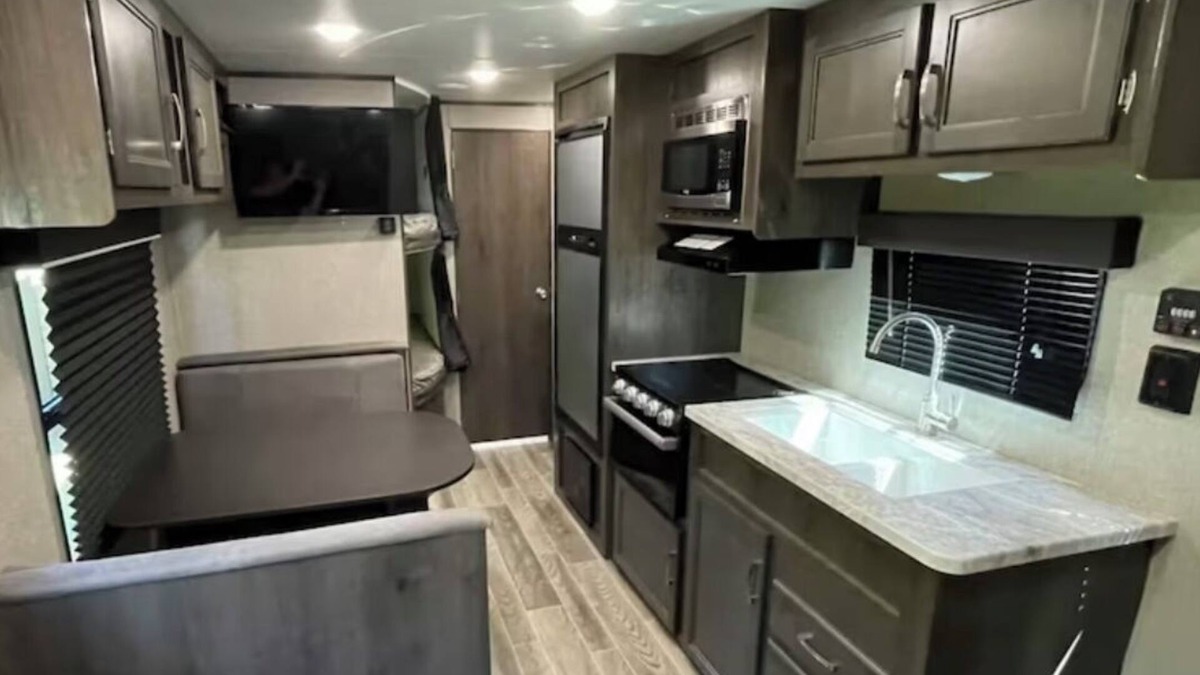 Kempner House | Cozy RV with WiFi and AC in delightful Kempner