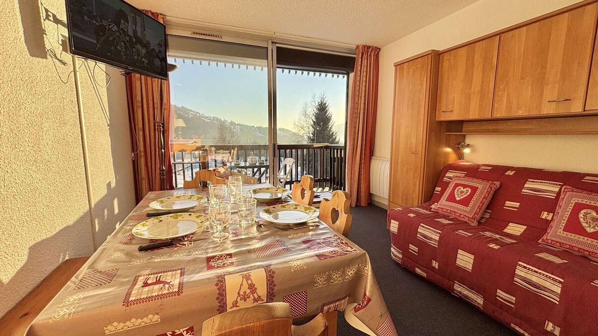 Notre-Dame-de-Bellecombe Apartment | Cozy studio at the foot of the slopes with pool and parking - 4 pers