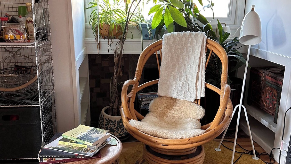 Fraserview Apartment | Cozy Scandi Style Loft on top Level Character House
