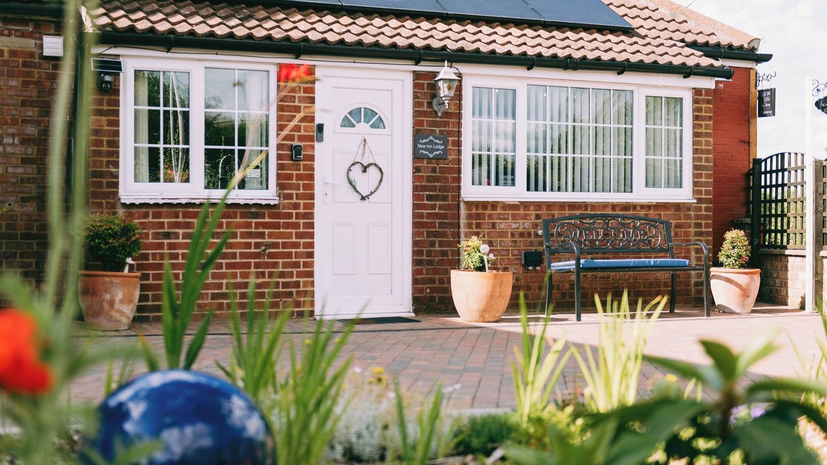 East Dereham Apartment | Cozy Scarning Apartment for Two
