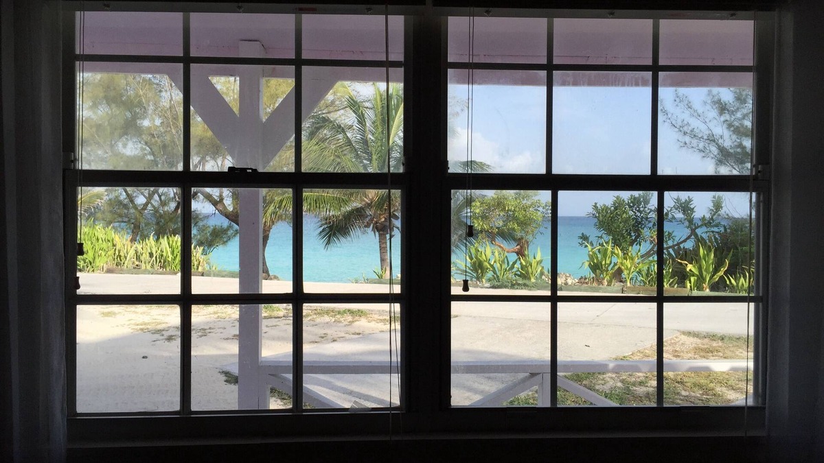 Alice Town House | COZY SEASIDE 2 BED/2 BATH COTTAGE IN ALICE TOWN, BIMINI, BAHAMAS