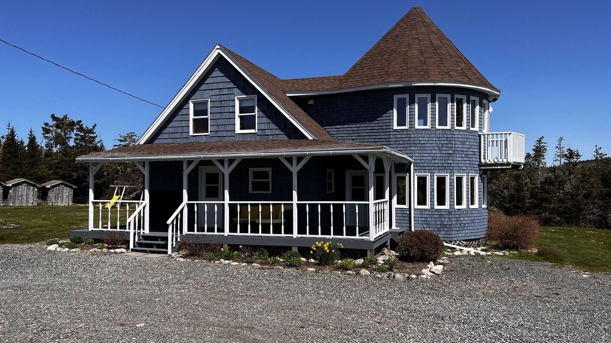 Guysborough County House | Cozy Seaside 3 Bedroom Cottage in Cole Harbour Village in Guysborough County