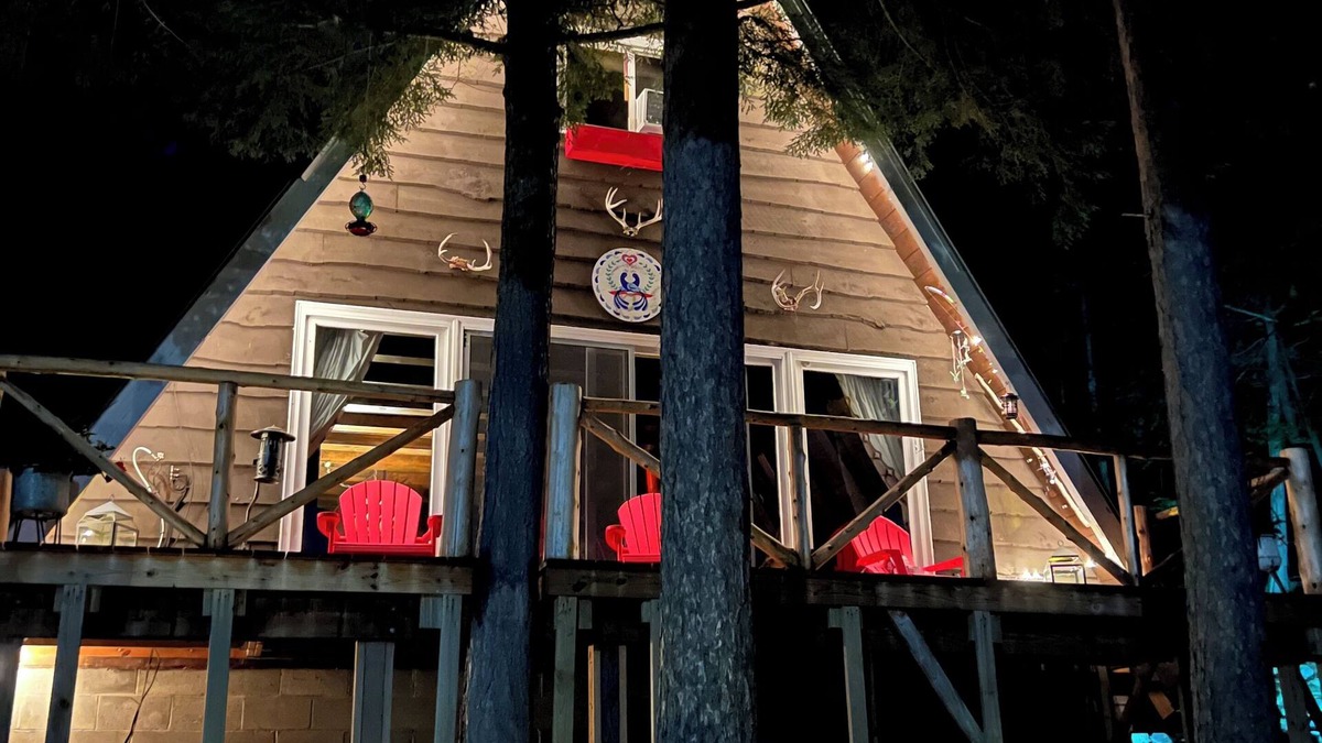 Saranac Lake Cabin | Cozy,secluded waterfront lodge nestled in the Adirondack Mountains. Pet friendly