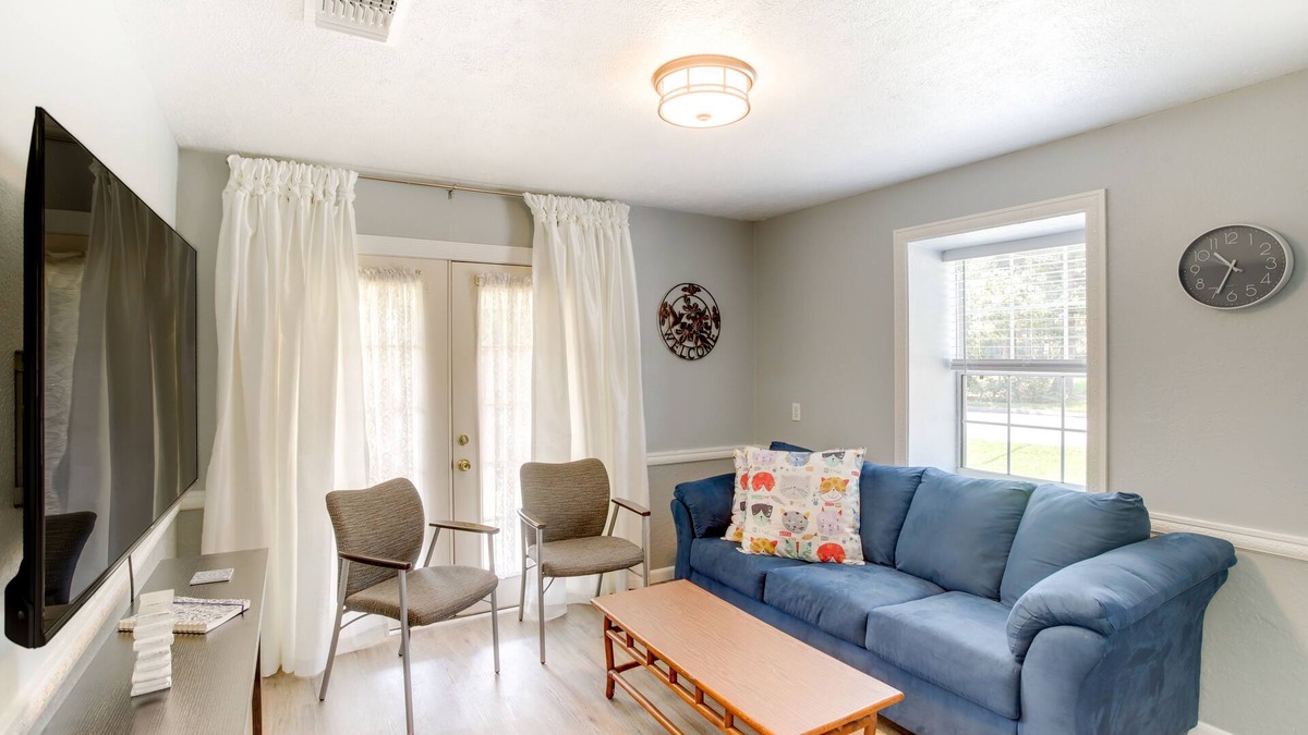 Shenandoah House | Cozy Shenandoah Home < 2 Mi to The Woodlands Mall!