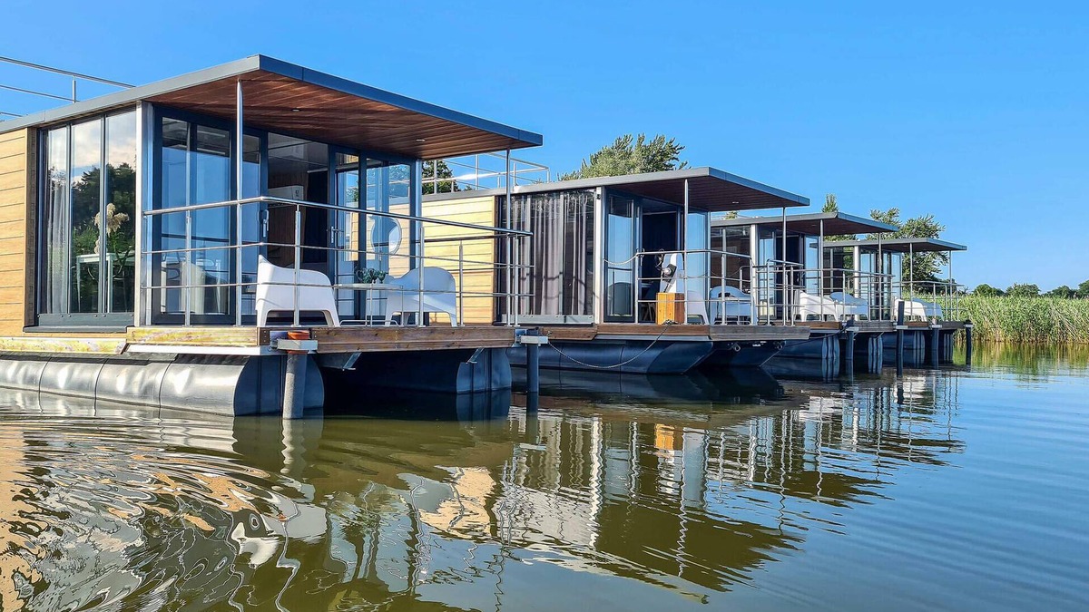 Mielno Boat Rental | Cozy ship in Mielno with kitchen
