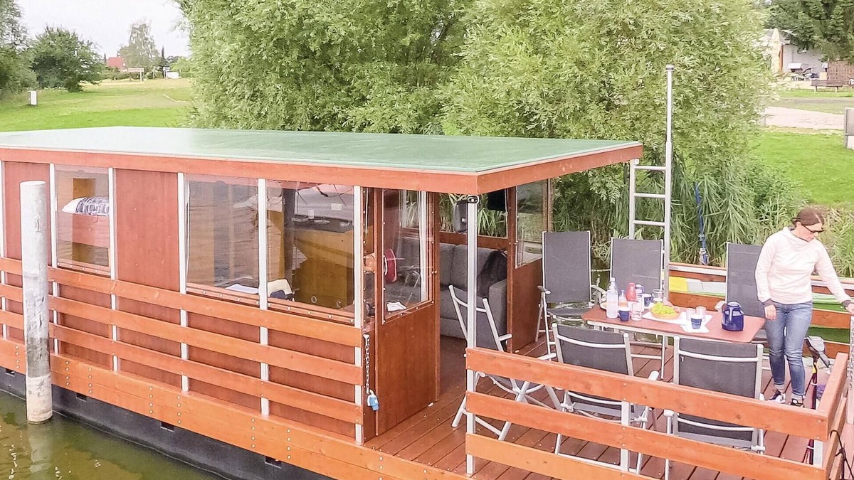 Neustrelitz Boat Rental | Cozy ship in Neustrelitz with WiFi