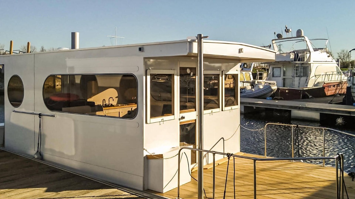Ophoven Boat Rental | Cozy ship in Ophoven with lake view