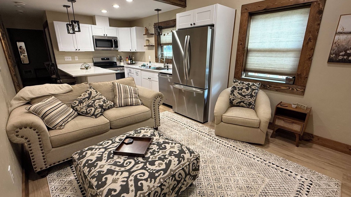 Castle Rock Apartment | Cozy shop apartment with AC in charming Castle Rock, WA off the beaten path