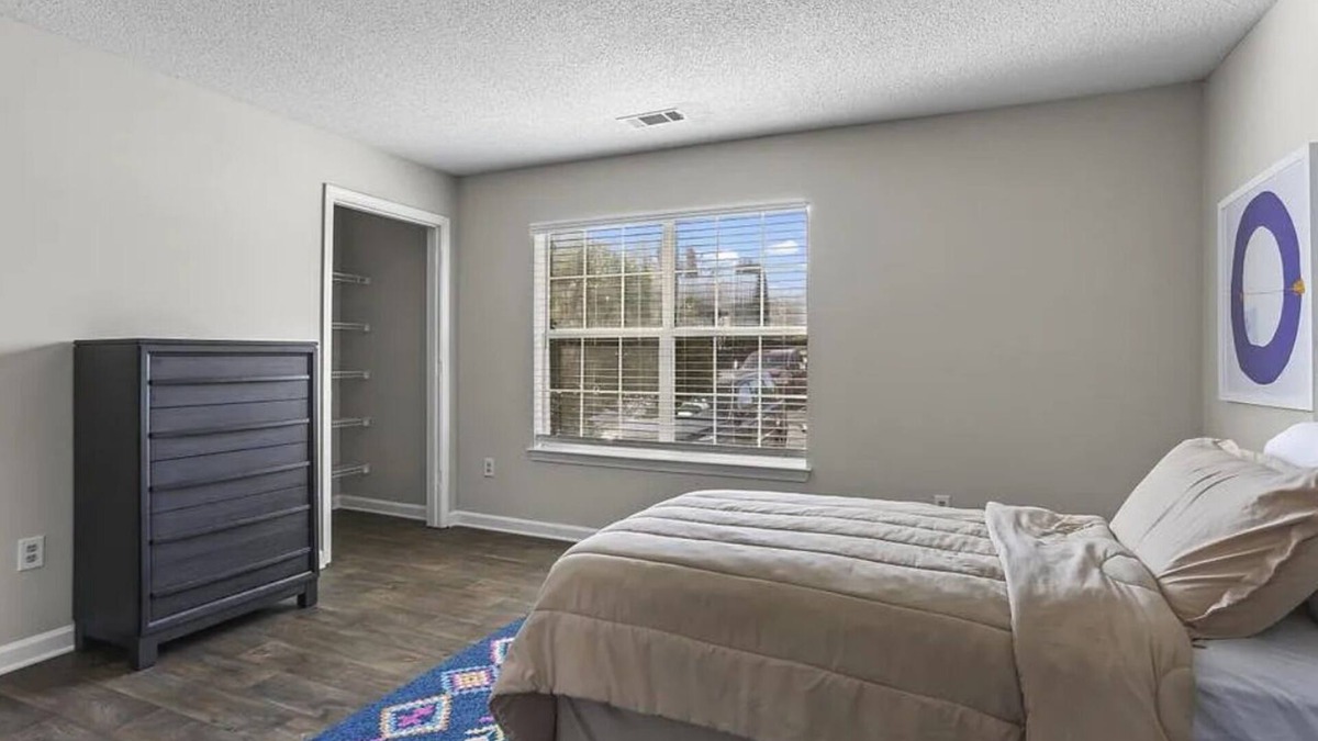 Lilburn Apartment | Cozy single room with WiFi, AC in Lilburn