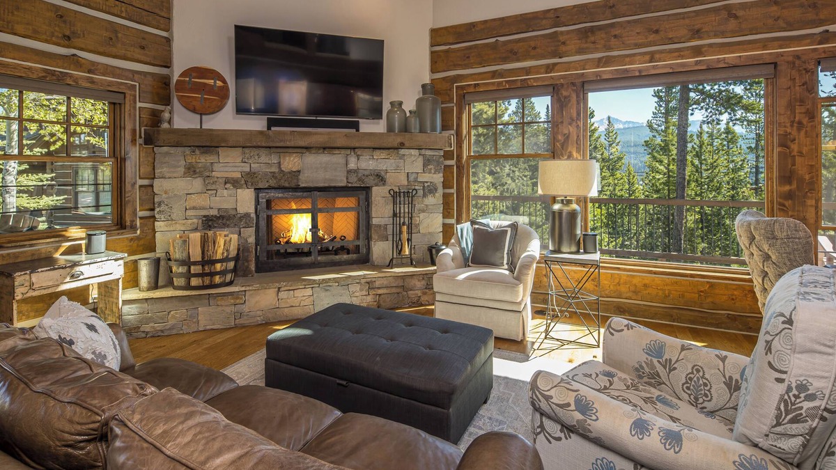 Powder Ridge Cabin | Cozy Ski-In/Ski-Out Cabin: Private Deck, Grill, Hot Tub + Views!