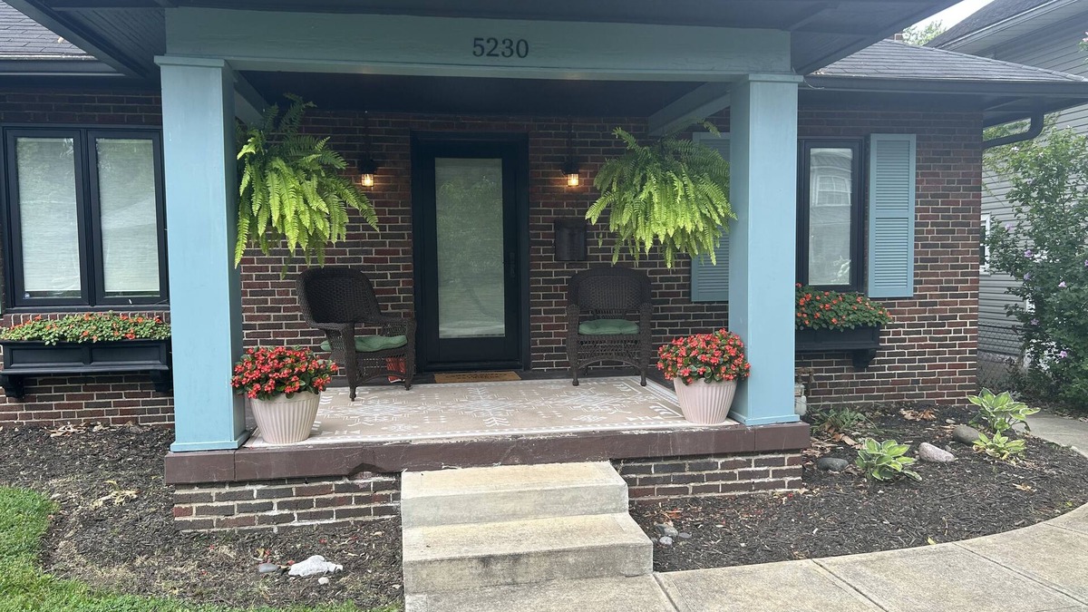 Meridian-Kessler House | Cozy Sobro Bungalow in the heart of meridian kessler