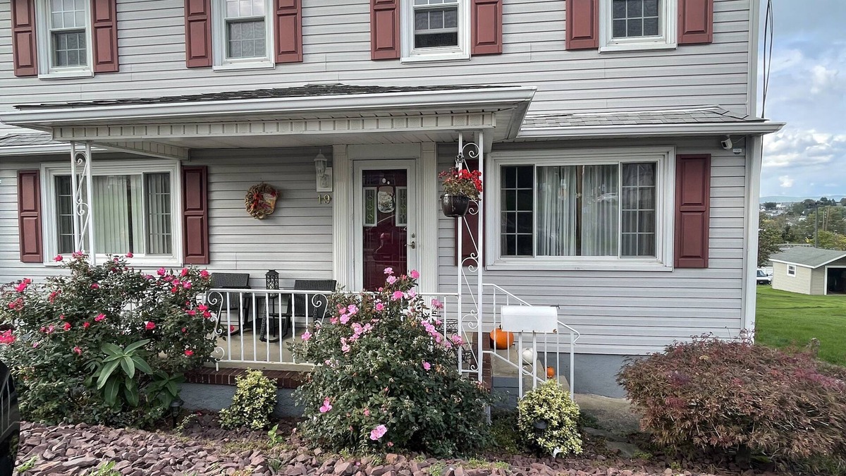 Wilkes-Barre House | Cozy Spacious FamilyFriendly 4B Residential Home