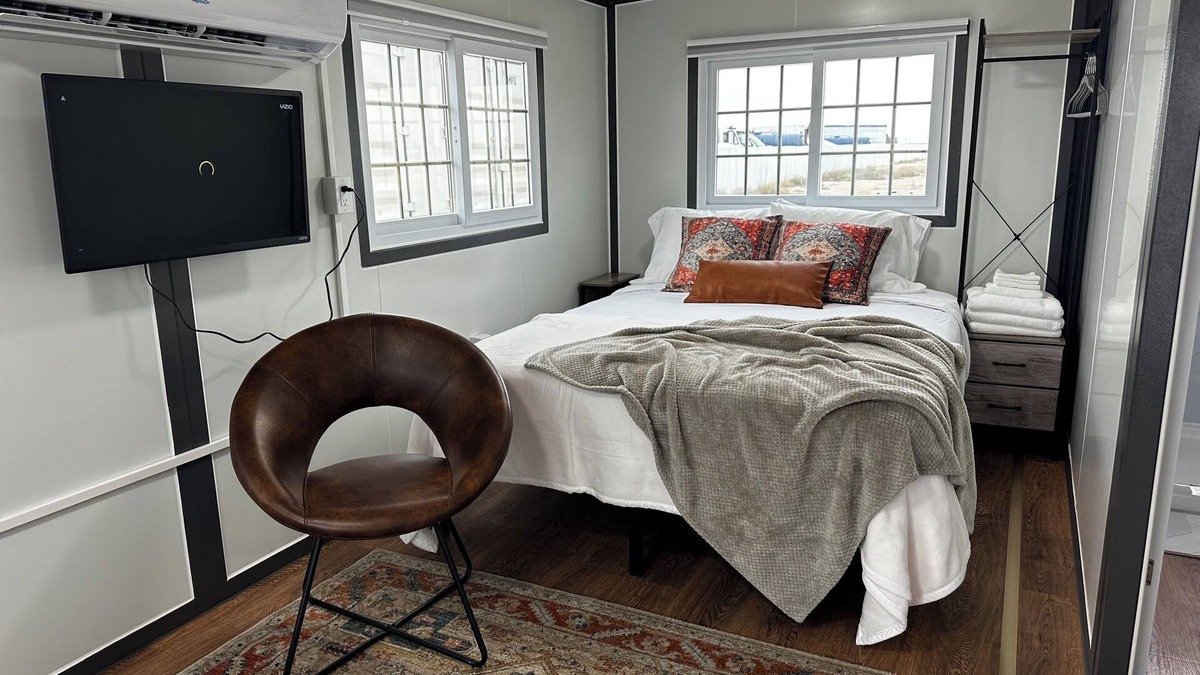 Monahans Apartment | Cozy Space, Expansive Feel: Very open BoxHouse, Monahans, TX