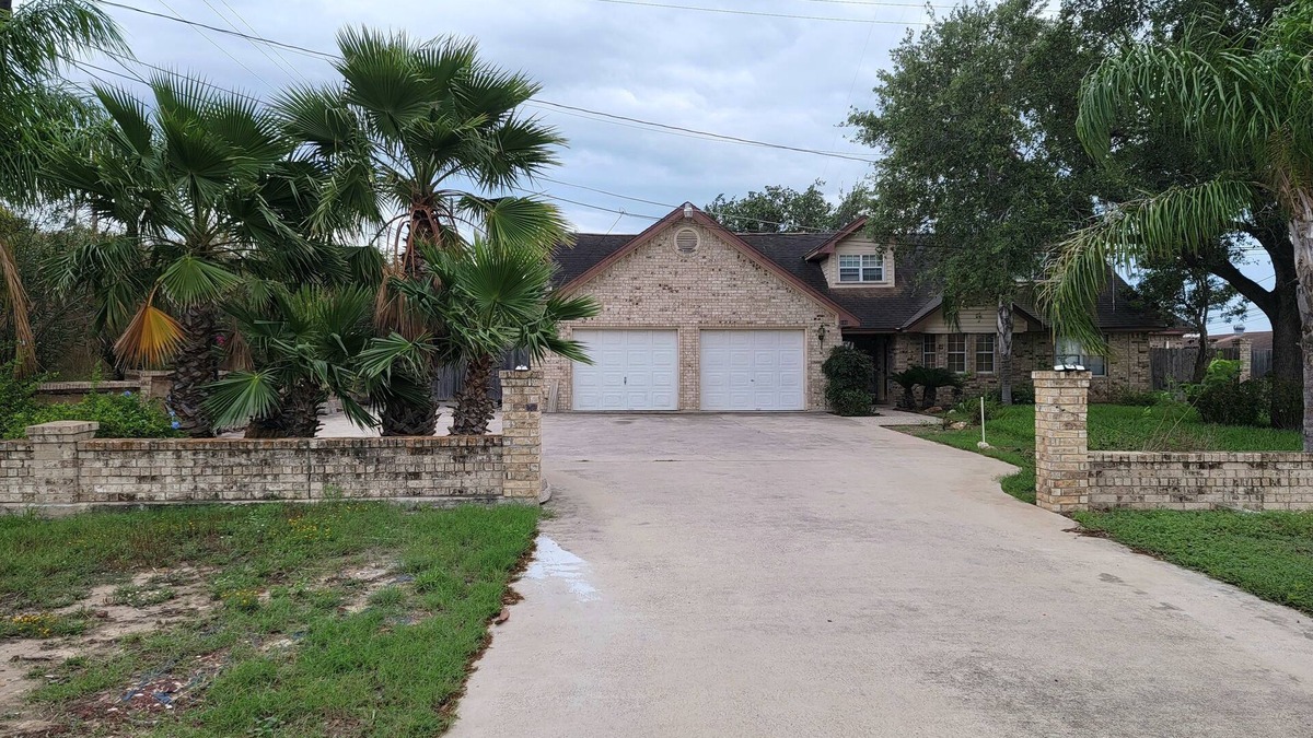 Roma House | Cozy, spacious, and quiet home!
