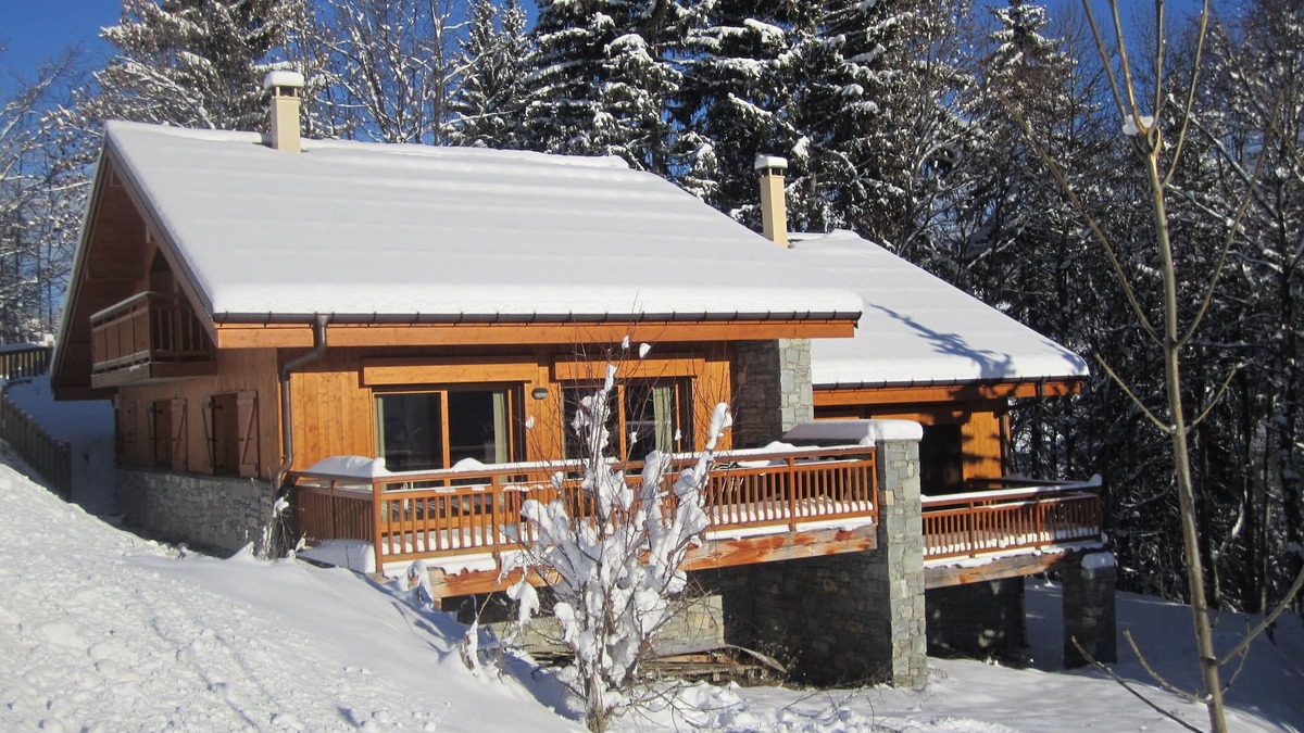 Les Allues Ski Chalet | Cozy, Spacious Chalet with Sauna and Fireplace