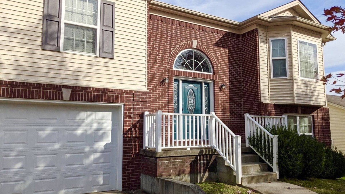 Vine Grove House | Cozy, Spacious, Home Away From Home