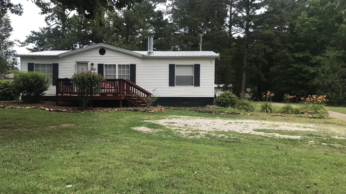 Bracey House | Cozy & Spacious Home minutes From Lake Gaston