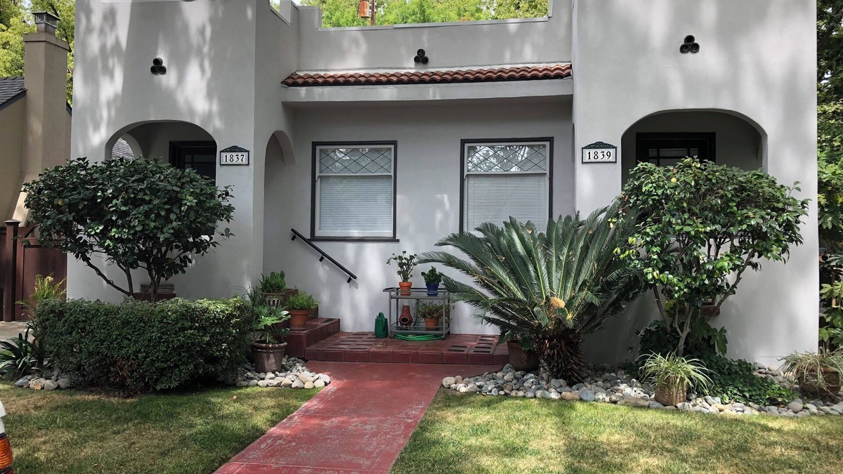 Land Park House | Cozy Spanish Bungalow bordering Land Park and Downtown