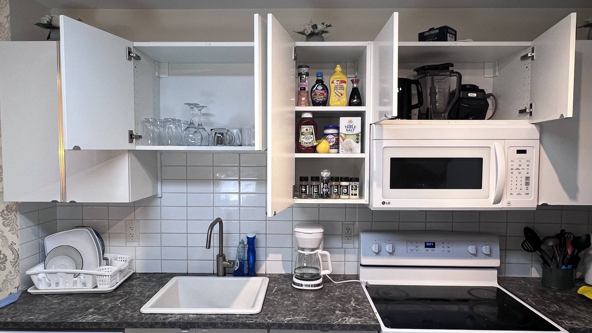 East Kildonan House | Cozy, Sparkly 3 Bedroom with ensuite bathroom