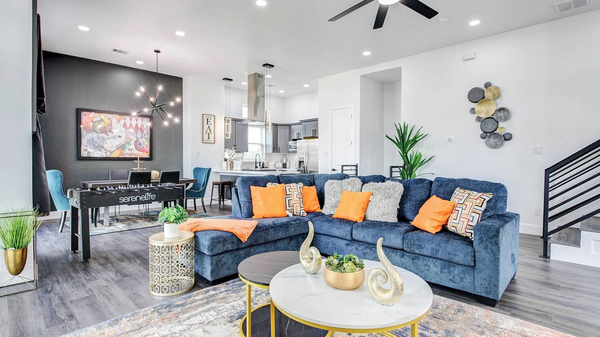Spring Branch West House | Cozy Spring View in Houston-Few mins to Energy Corridor, The Galleria & downtown
