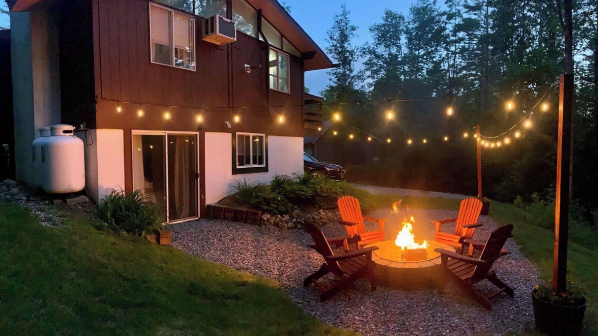 Londonderry Ski Chalet | Cozy Springtime Retreat on Magic Mountain