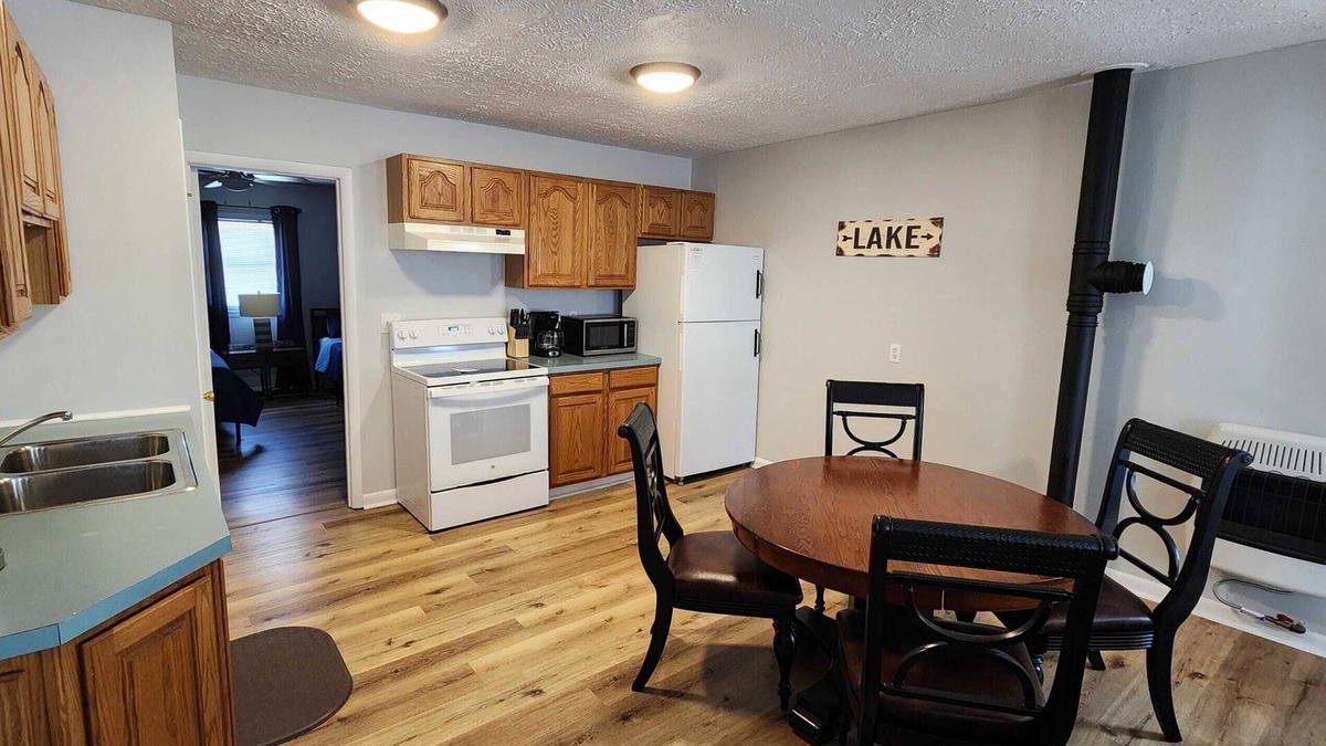 Westview Apartment | Cozy Stay | Perfect for Work and Getaway Seekers!