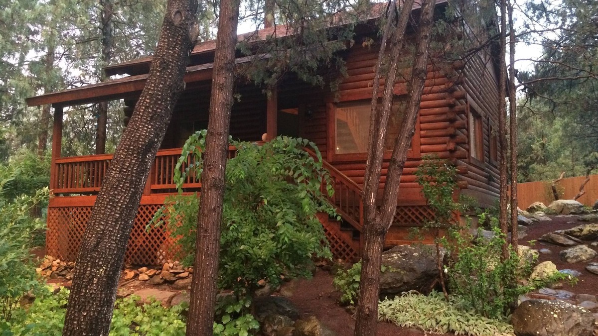 Whispering Pines Cabin | Cozy streamfront cabin nestled in the pines