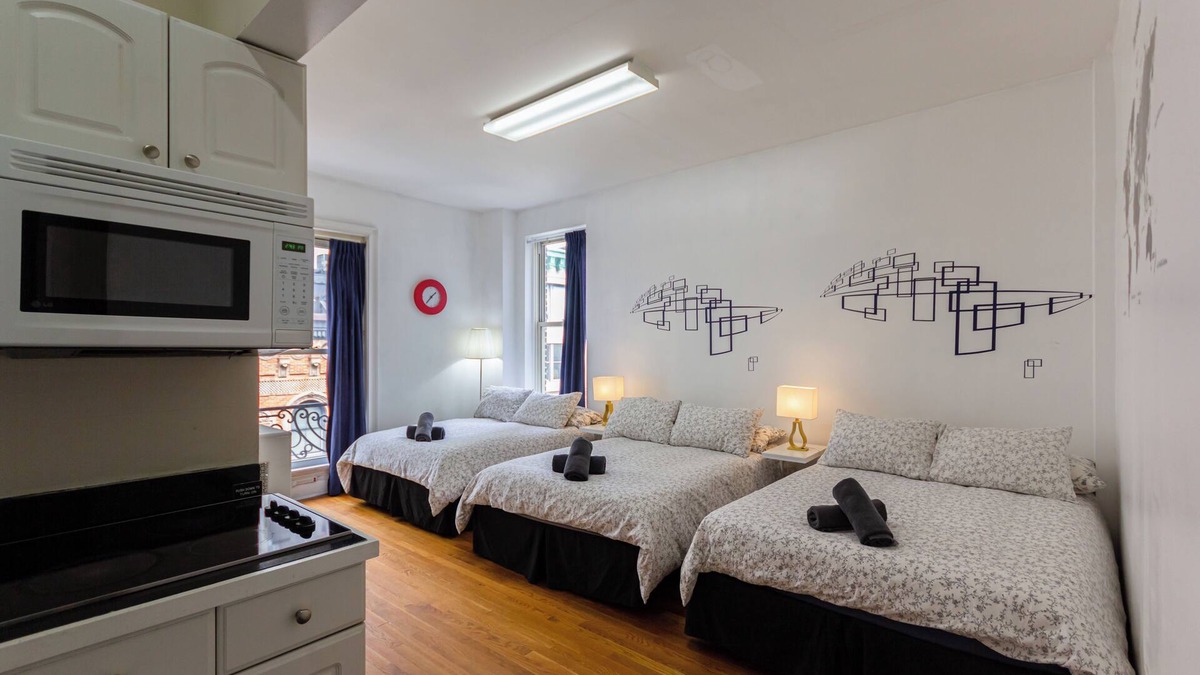 Koreatown Apartment | Cozy STUDIO 3 Full beds in Midtown 1