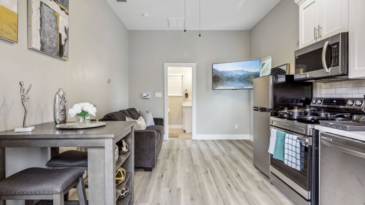 Northside Apartment | Cozy Studio 3 mi to Downtown/Med Ctr w/Wi-Fi