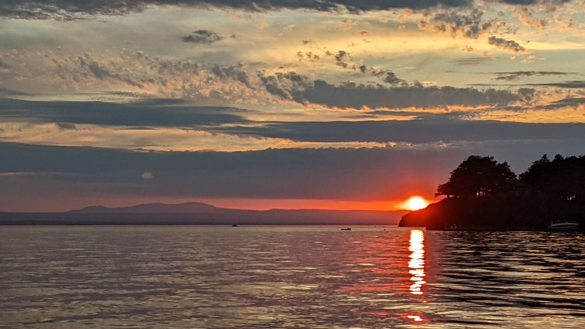 Malletts Bay Apartment | Cozy studio apartment near Island Line Bikeway and Lake Champlain.