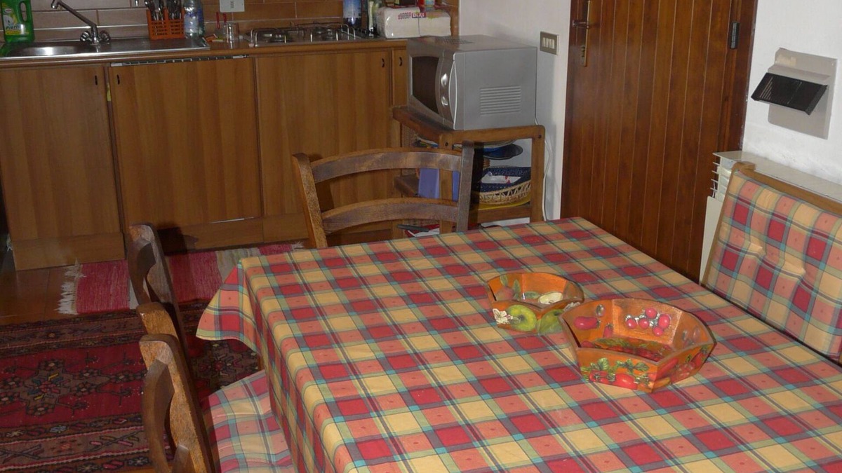Temu Apartment | COZY STUDIO APARTMENT WITH FIREPLACE