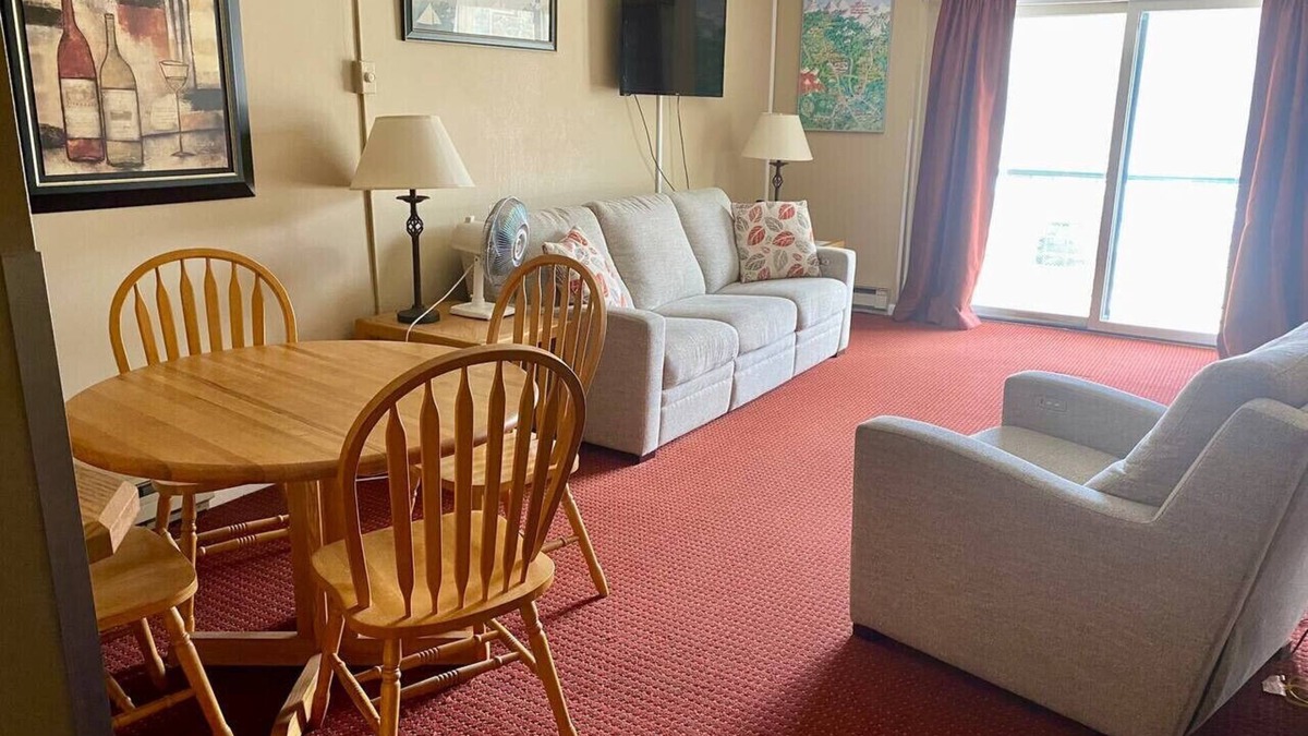 Lincoln Apartment | Cozy Studio at Rivergreen Resort