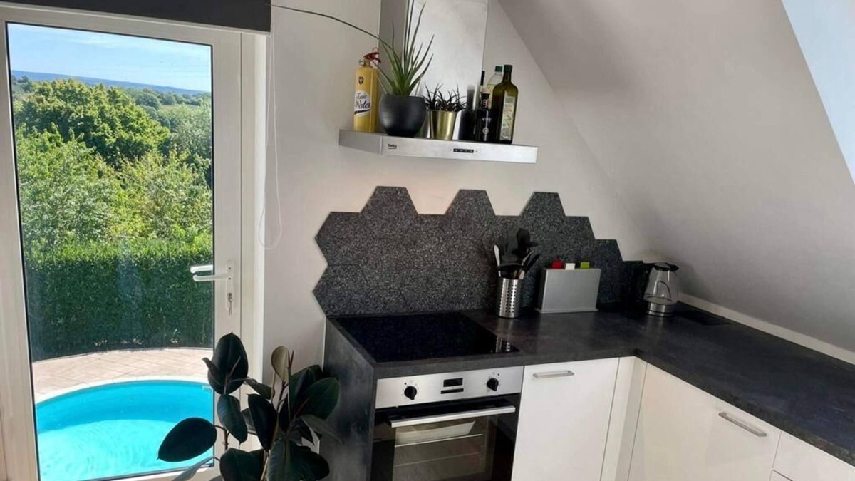 Baelen Apartment | Cozy studio at the foot of the Fagnes with swimming pool