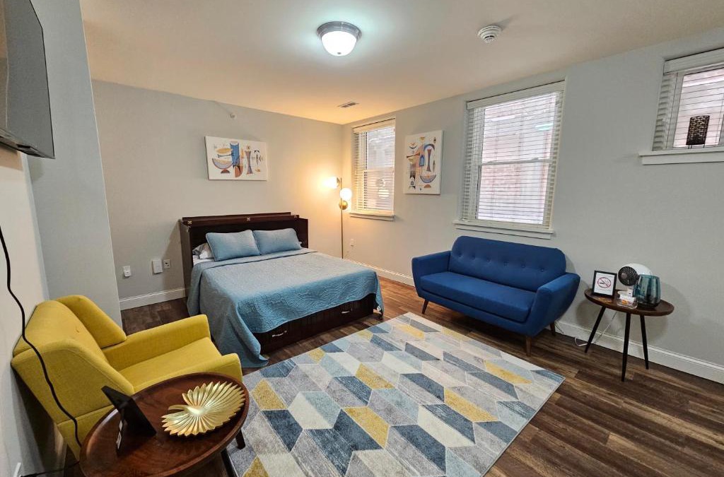 Champaign Apartment | Cozy Studio at the Historic Inman