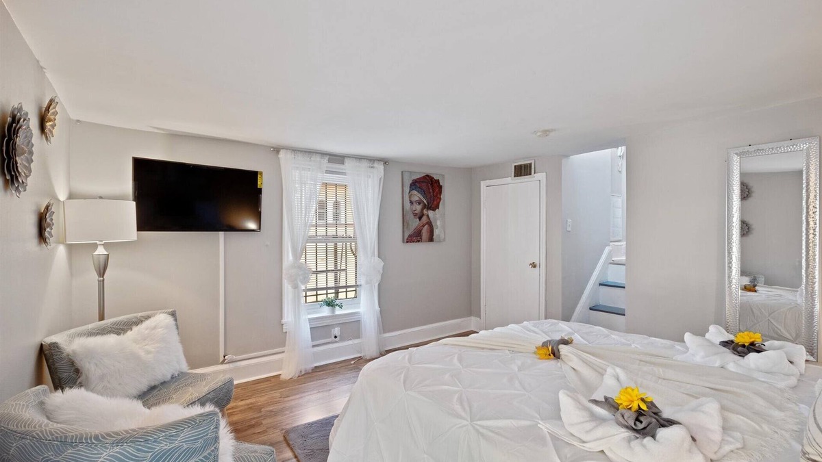 Gayborhood Apartment | Cozy Studio by Upenn & Drexel
