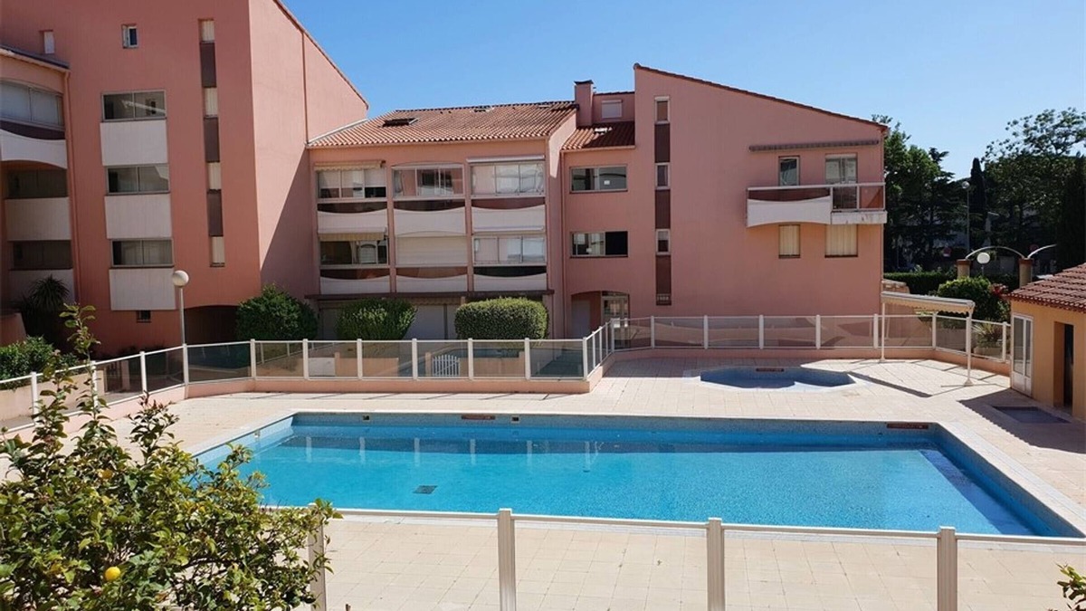 Plage d'Argeles Apartment | Cozy Studio-Cabin, Pool Access, 200m from Beach, Sleeps 4 - Argelès-sur-Mer