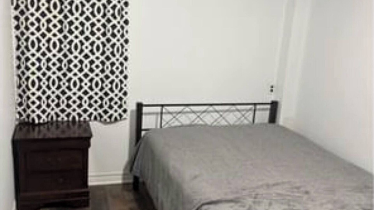 Montreal-Nord Apartment | Cozy studio, close to shopping malls and bus stops