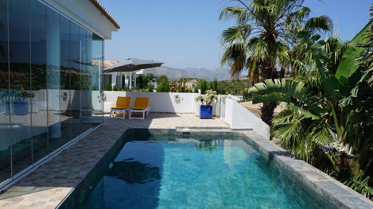 Rafol de Almunia Apartment | Cozy studio with terrace and private pool in Rafol d'Almunia