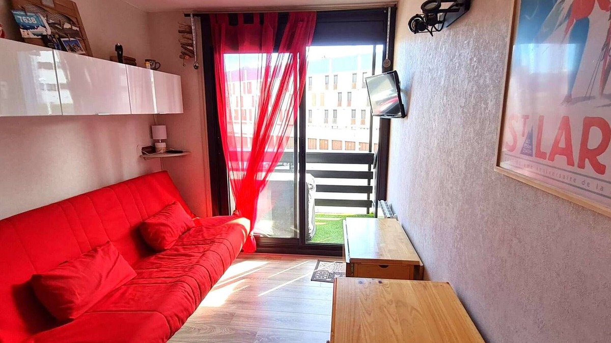 Cadeilhan-Trachere Apartment | Cozy studio for 4 with balcony in Pla d'Adet